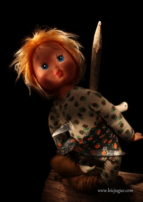 Les broken toys de Loïc Jugue: La poupée et le pal
